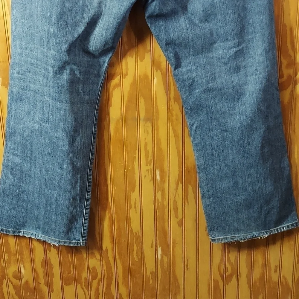 Lucky brand 455 distressed jeans
